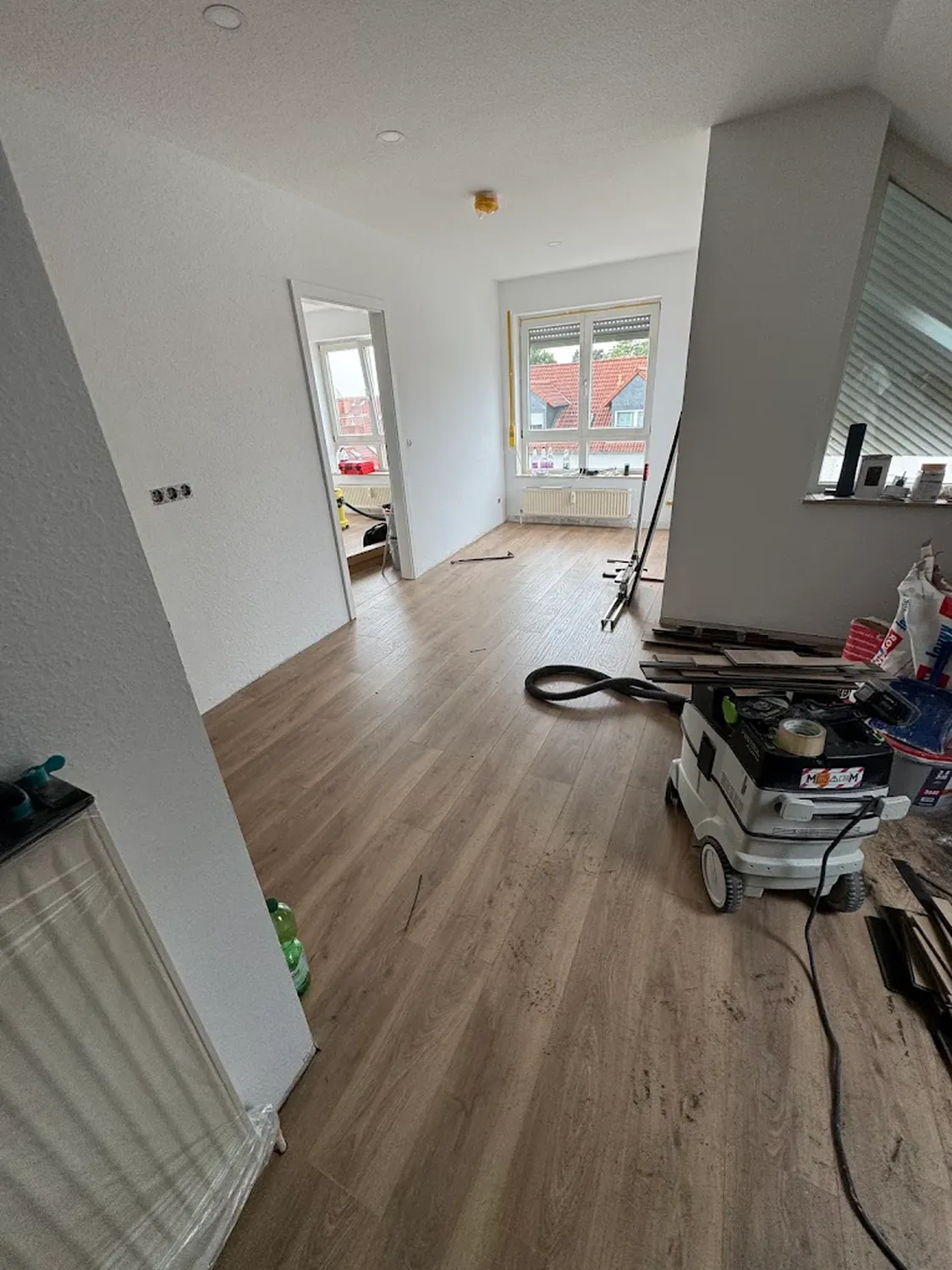 Sanny Malik Dienstleistungsservice - Renovierungs- und Gartenarbeiten - Zimmerrenovierung